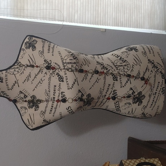 Lia Sophia Necklace - Picture 2 of 4